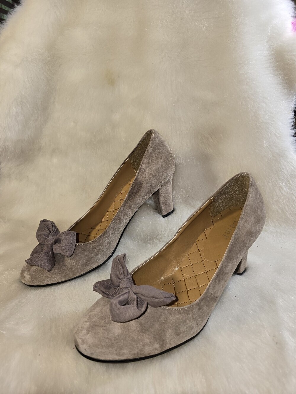 Cami Distressed Effect Taupe Suede/Crinkled Gauzy Bow Block-Heel Pumps - Women - Picture 4 of 14